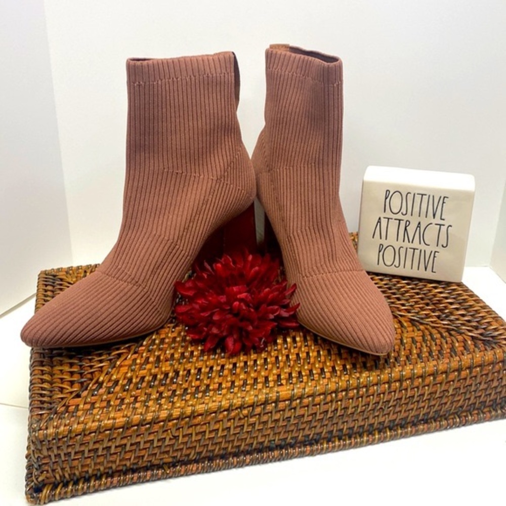 Nara Stacked-Heel Sock Booties Beautiful Condition Woman’s Size 9